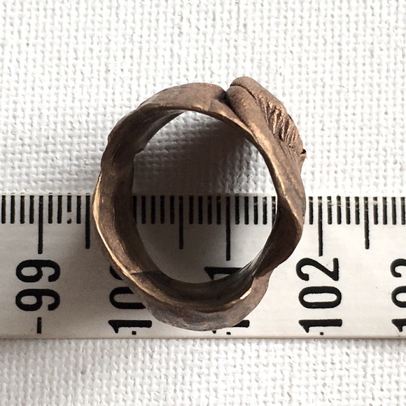 Copper Bronze Tones Fish Like Ring Size 6 Pinky Ring ? - Picture 7 of 8